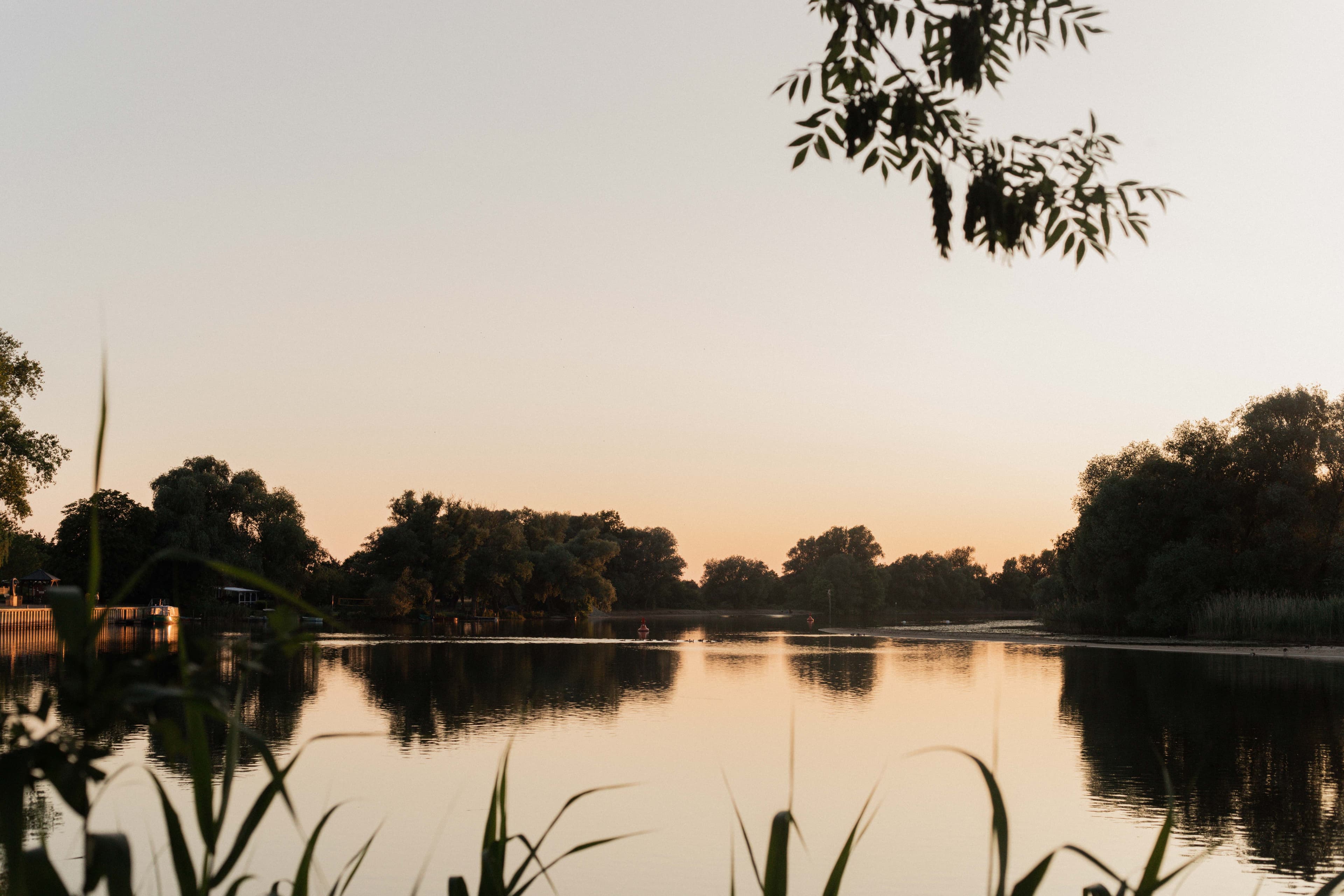 Sonnenuntergang am See im Havelland
